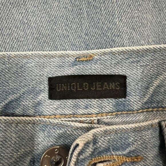 Uniqlo light wash distressed jeans. Size 26 - Picture 3 of 8
